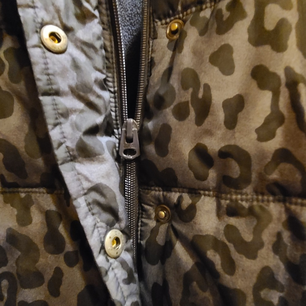 Old Navy Puffer Jacket Womens XXL Gray Black Leopard Print Used Quilted Fleece - Picture 3 of 11